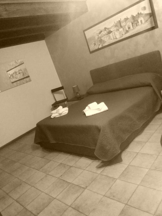 Su Casciu Bed & Breakfast Bosa Bagian luar foto