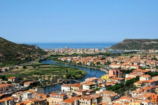 Su Casciu Bed & Breakfast Bosa Bagian luar foto