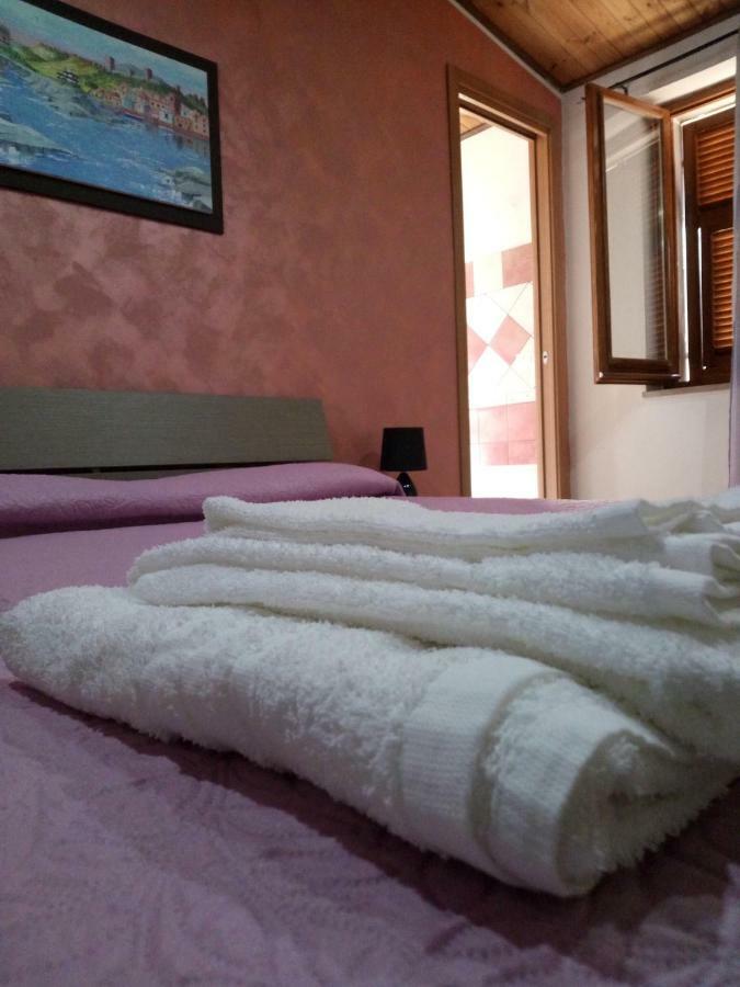 Su Casciu Bed & Breakfast Bosa Bagian luar foto