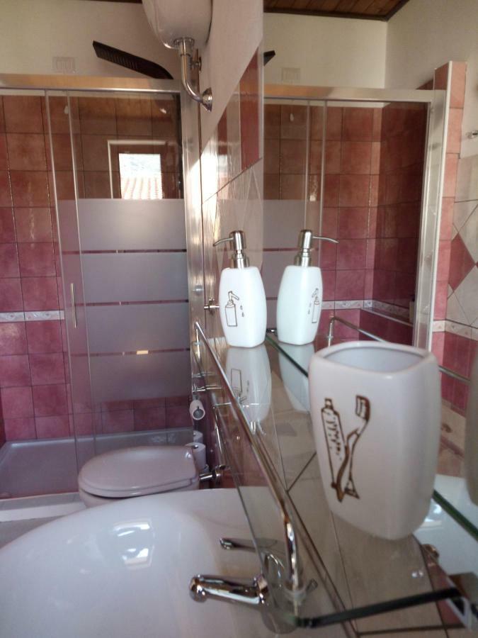 Su Casciu Bed & Breakfast Bosa Bagian luar foto