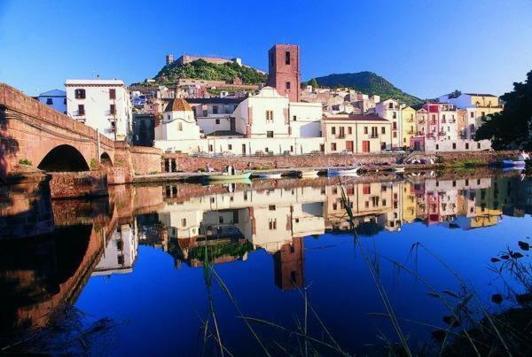 Su Casciu Bed & Breakfast Bosa Bagian luar foto